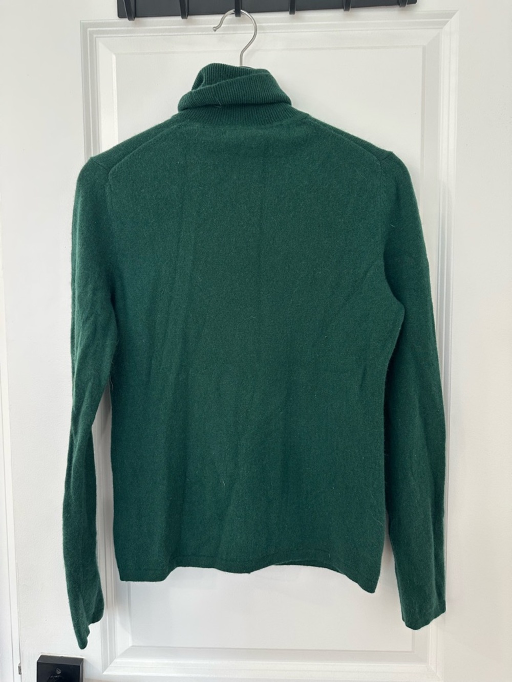 Lord & Taylor Forest Green Cashmere Sweater - Picture 3 of 3